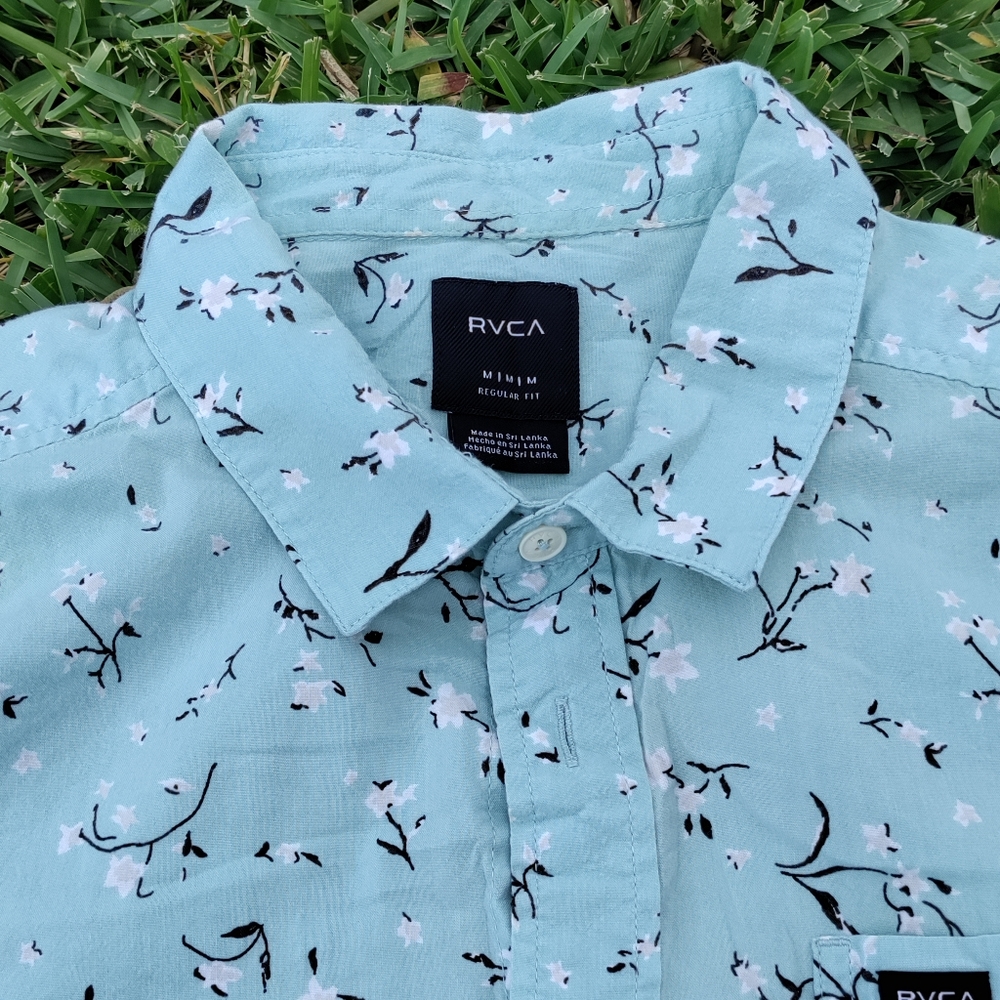 RVCA short sleeve Hawaiian shirt medium